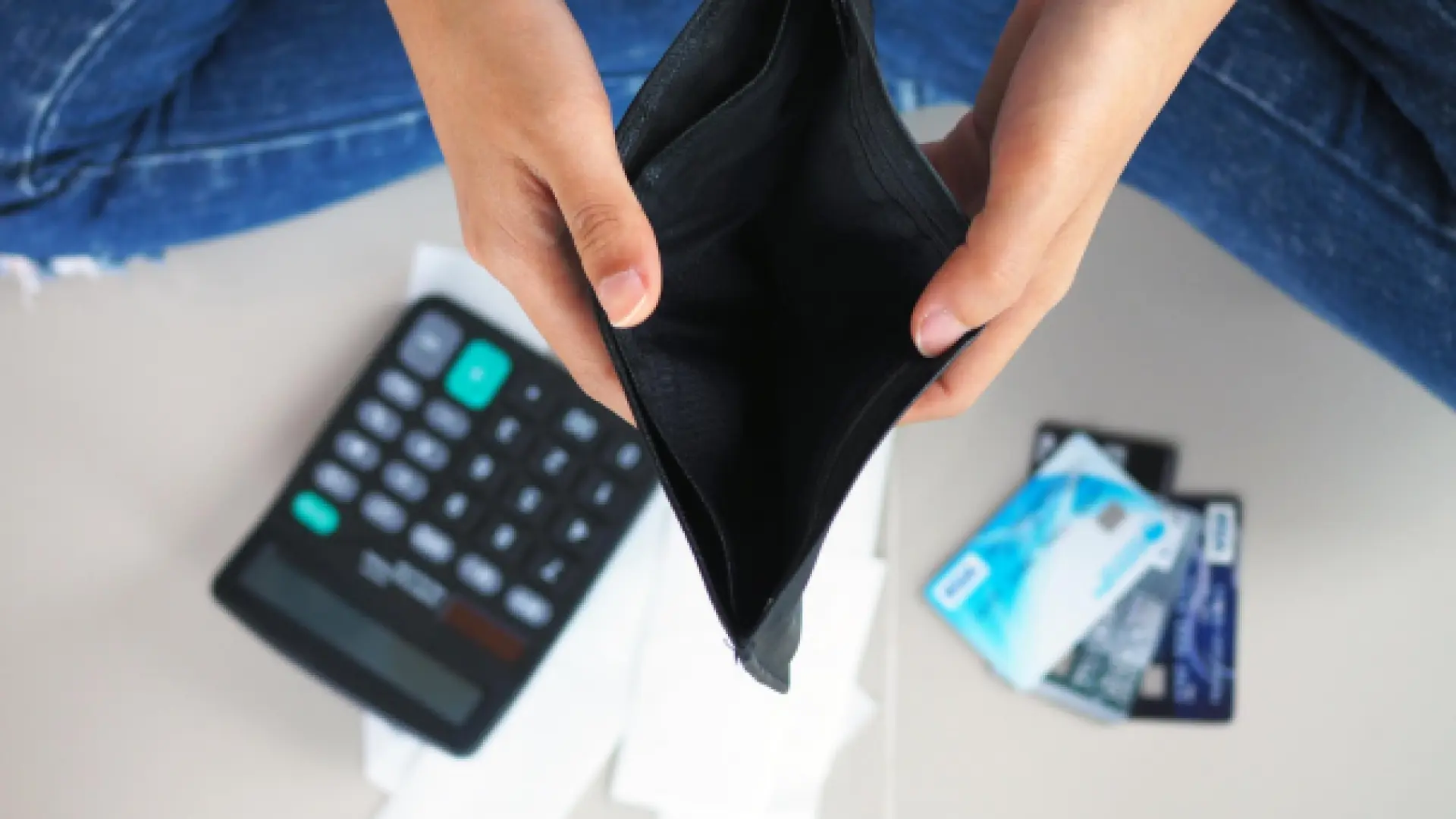 Cómo eliminar tus deudas rápido sin trucos raros